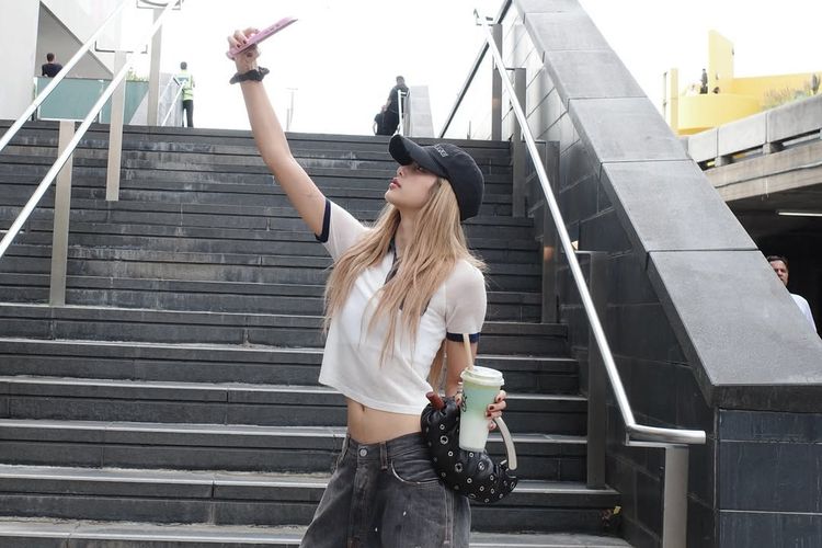 7 Tas Mewah Pilihan Lisa BLACKPINK, Ada Hermes Langka Seharga Rp 4,9 M