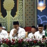habib-syech-memimpin-selawat-memperingati-hari-santri-di-pasuruan-1761101427050_169