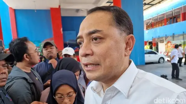 Aturan Tenda Hajatan di Surabaya: Jalan Utama Wajib Izin Polisi, Jalan Kampung Cukup Izin RT/RW