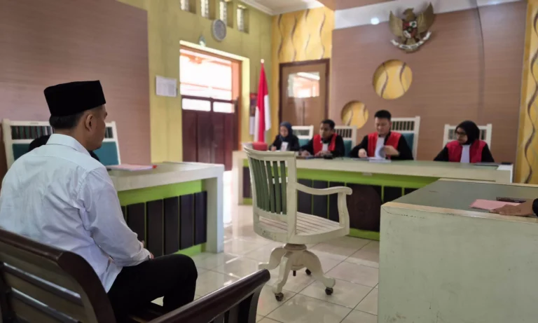 Tipu Perusahaan Ratusan Juta: Eks Marketing Leasing di Pasuruan Divonis 2 Tahun Penjara Akibat Manipulasi Data Debitur