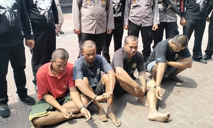 Jarah Rumah Tetangga Sendiri, Komplotan Pencuri Emas di Gempol Diringkus Polisi