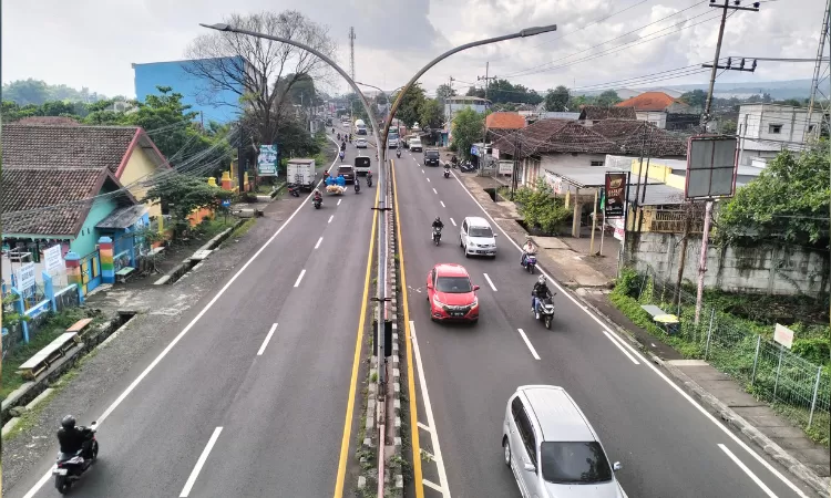 Lonjakan Drastis Libur Natal: Volume Kendaraan di Pasuruan Meroket Hingga 400 Persen