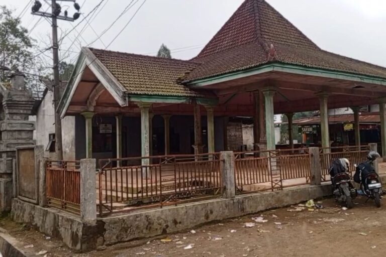 Delapan Tahun “Nomaden”, Perangkat Desa Pusungmalang Beri Pelayanan di Tengah Ketidakjelasan Status Lahan