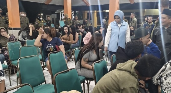 Tekan Angka HIV, Wabup Sidoarjo Pimpin Razia Kafe di Eks Tol Gempol-Porong