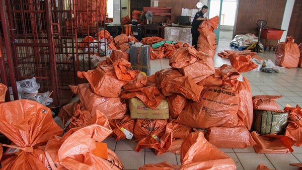 Buntut Kasus di PT Pos, DPR Desak Pengawasan BUMN Diperketat