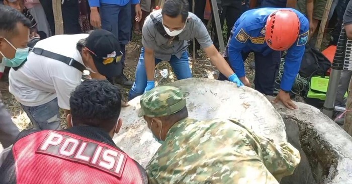 Warga Kraksaan Geger, Sesosok Mayat Ditemukan Mengapung di Sumur Tua