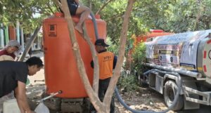 Medan Terjal Sulit Ditembus Jalur Darat, Helikopter Water Bombing Dikerahkan Gempur Karhutla Gunung Arjuno