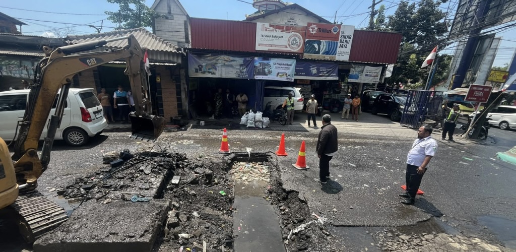 Gorong-Gorong Ambles di Simpang Empat Petungasri Pandaan, Pemkab Pasuruan Ganti Struktur dengan Box Culvert Beton